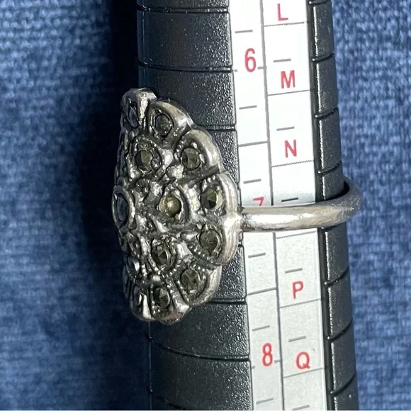 Vintage Rhinestone Ring-size 7 - Picture 2 of 7